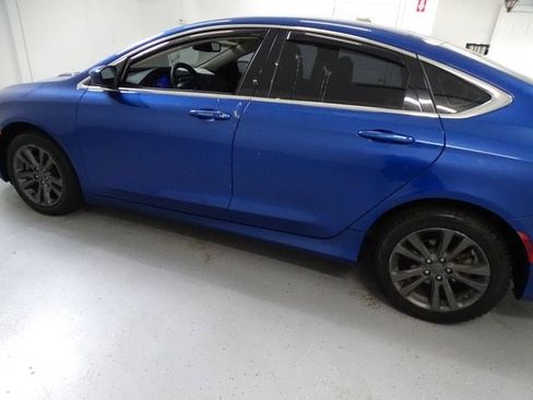 Used 2015 Chrysler 200 Limited FWD image 13