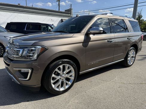 Used 2018 Ford Expedition Platinum AWD/4WD image 2
