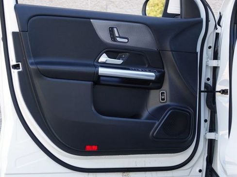 Used 2021 Mercedes-Benz GLA 250 250 * 1-OWNER * Premium * image 32