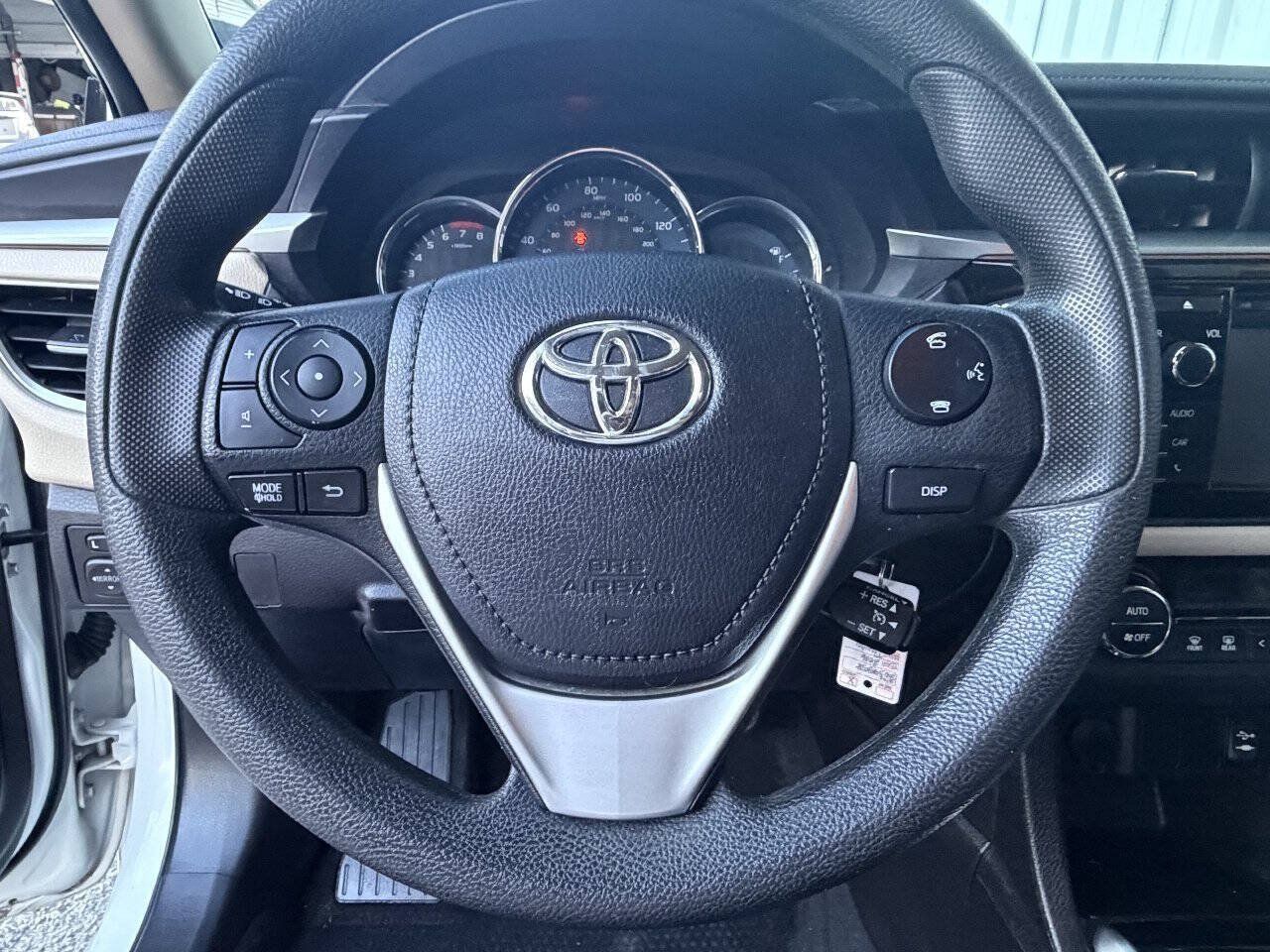 Used 2016 Toyota Corolla LE FWD image 12