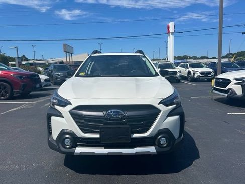 Used 2025 Subaru Outback Limited AWD/4WD image 2