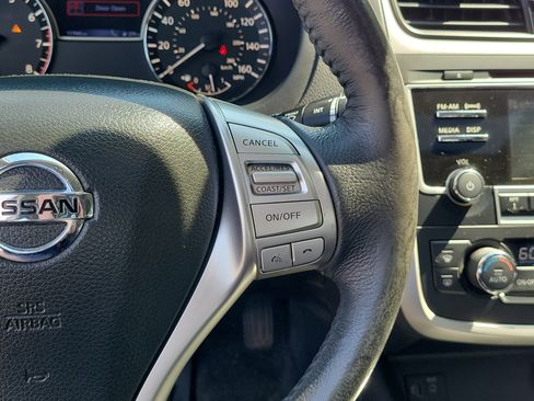 Used 2017 Nissan Altima 2.5 SL w/ Moonroof Package FWD image 23