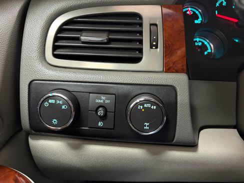 Used 2013 Chevrolet Tahoe LT AWD/4WD image 15