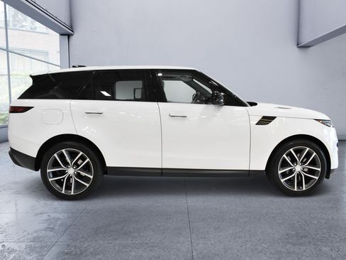 Used 2023 Land Rover Range Rover Sport SE AWD/4WD image 5