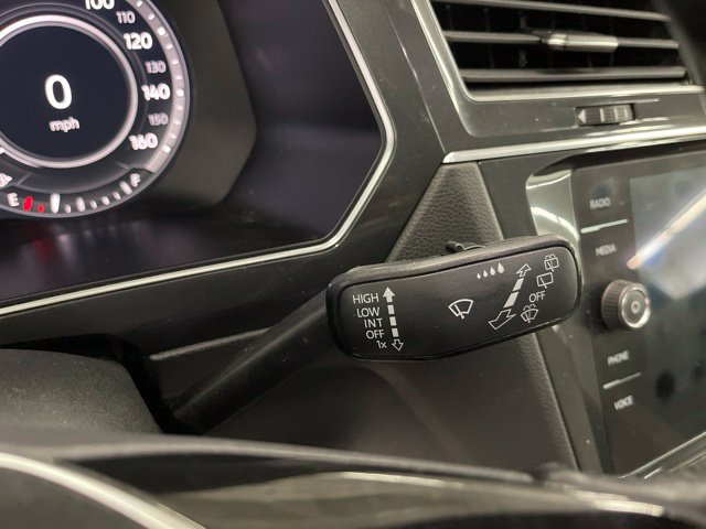 Used 2018 Volkswagen Tiguan SEL Premium AWD/4WD image 18