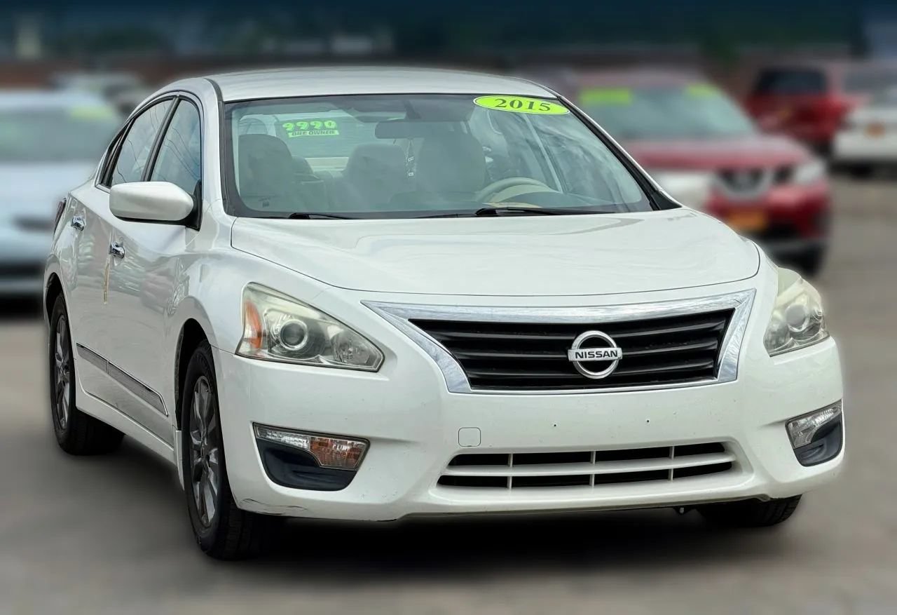 Used 2015 Nissan Altima 2.5 S w/ Sport Value Package FWD image 1