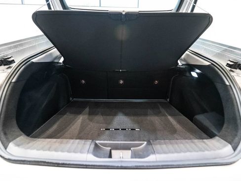 Certified 2025 Toyota Prius XLE FWD image 33