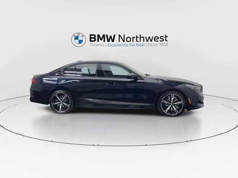 New 2027 BMW 530i xDrive w/ M Sport Package AWD/4WD image 5