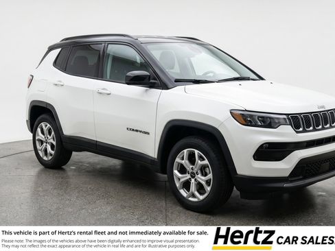 Used 2025 Jeep Compass Latitude AWD/4WD image 1