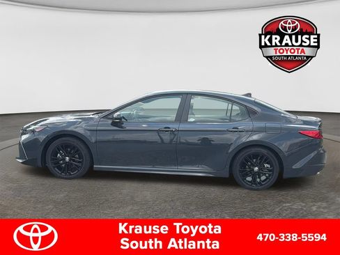 Used 2025 Toyota Camry SE w/ Convenience Package FWD image 4