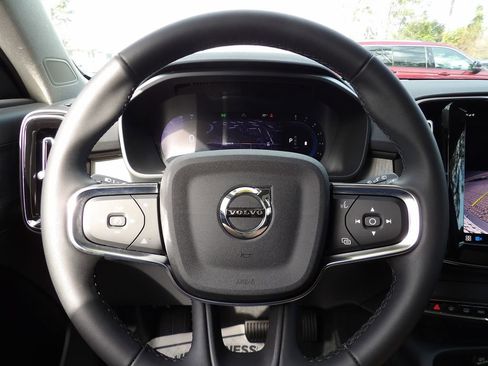 Certified 2023 Volvo XC40 B4 Plus w/ Protection Package Premier image 18