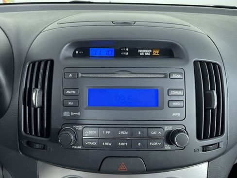 Used 2010 Hyundai Elantra GLS image 21