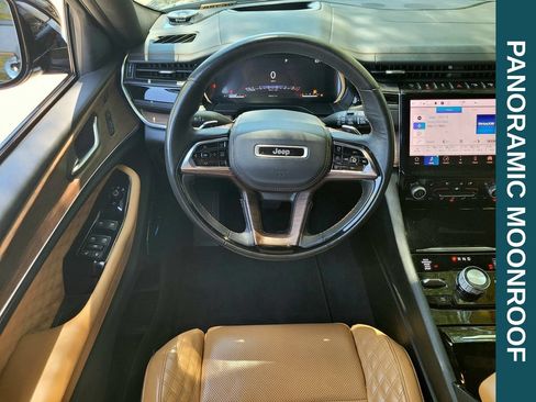 Used 2023 Jeep Grand Cherokee Summit w/ Adv Protech Group IV AWD/4WD image 11