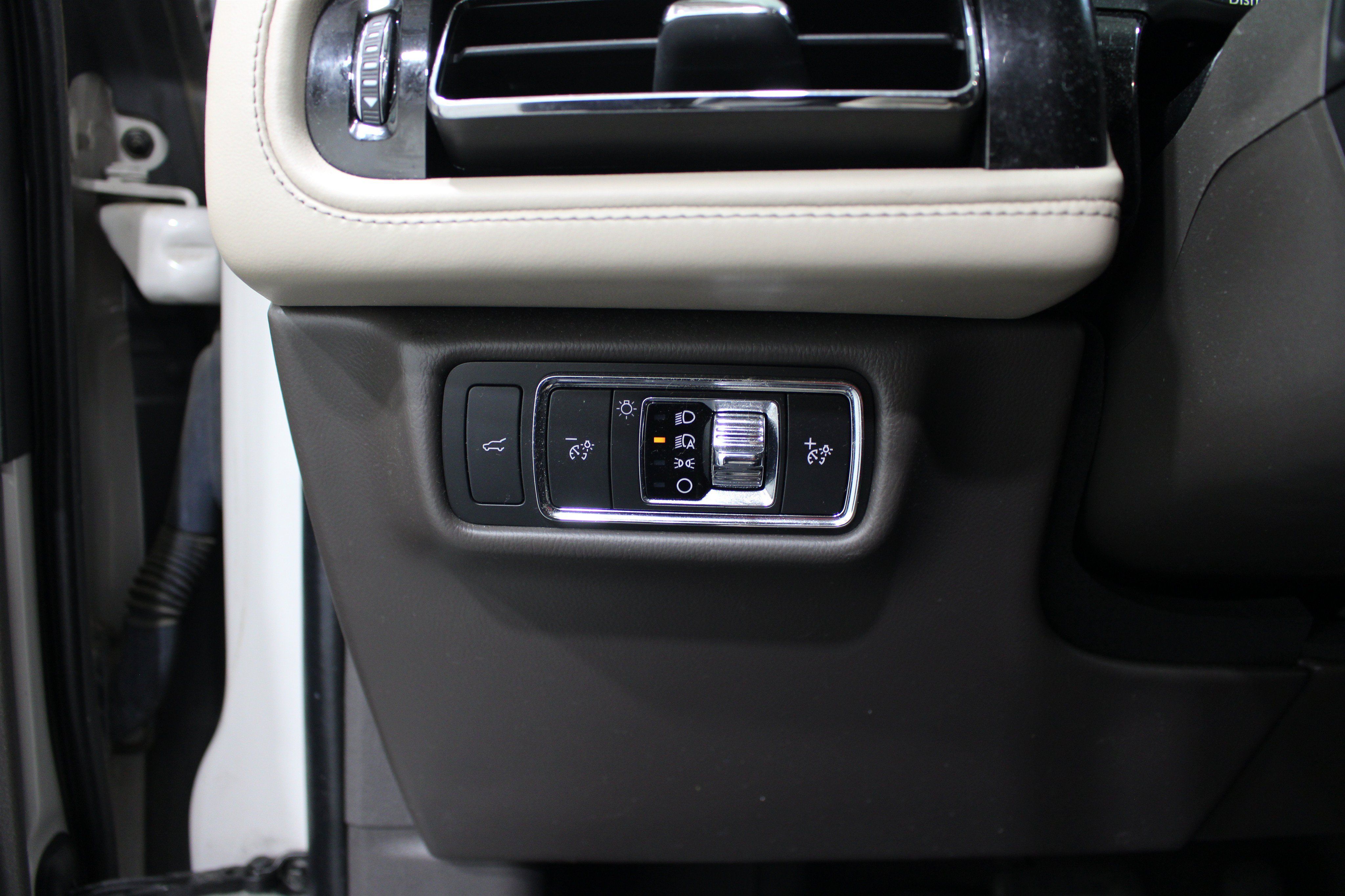 Used 2022 Lincoln Aviator Reserve w/ Elements Package Plus AWD/4WD image 8