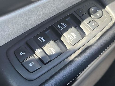 Used 2023 Chrysler Voyager LX FWD image 29