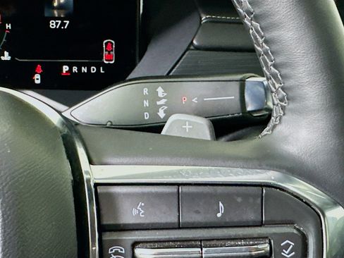 Used 2025 GMC Acadia Elevation image 25