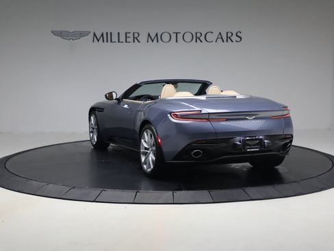 Used 2022 Aston Martin DB11 Volante RWD image 5
