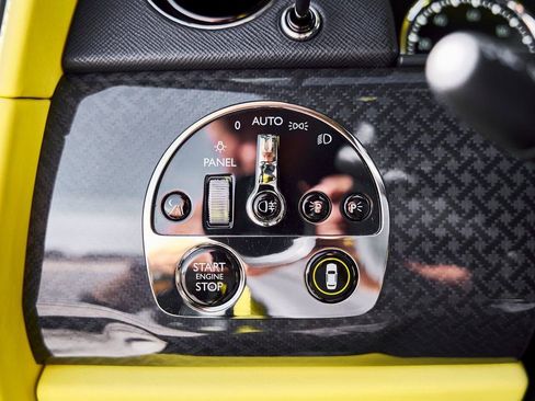 Used 2022 Rolls-Royce Cullinan Black Badge w/ Dark Exterior Package AWD/4WD image 61