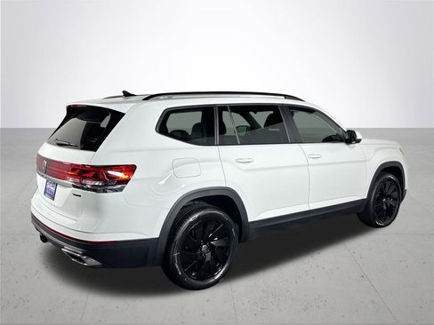 New 2025 Volkswagen Atlas SE image 6