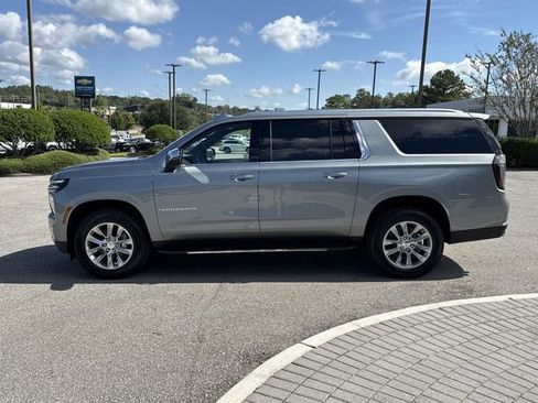 New 2026 Chevrolet Suburban Premier image 6