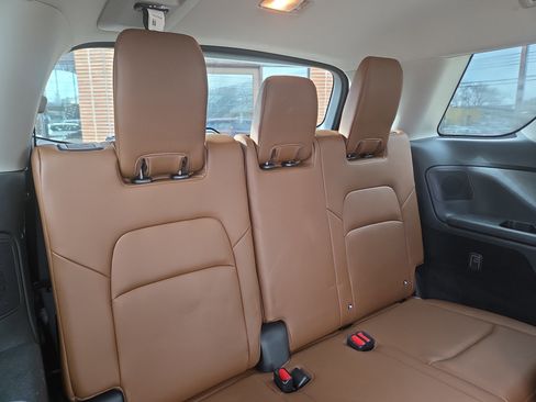 Used 2022 Nissan Pathfinder Platinum w/ Cargo Package image 14