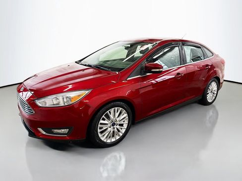 Used 2017 Ford Focus Titanium image 5