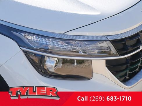 Used 2024 Kia Seltos LX AWD/4WD image 10