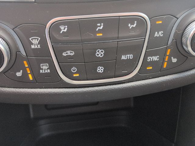 Used 2024 Chevrolet Equinox LT FWD image 17