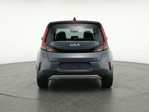 Used 2025 Kia Soul LX w/ LX Technology Package FWD image 7