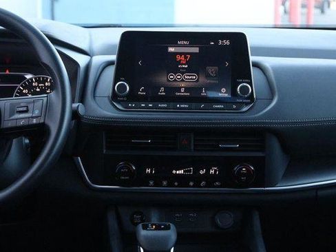 Used 2024 Nissan Rogue SV image 25