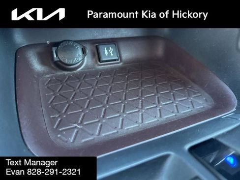 Used 2019 Toyota RAV4 Limited image 25