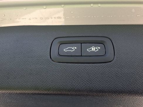 Certified 2025 Volvo XC90 B5 Core AWD/4WD image 14