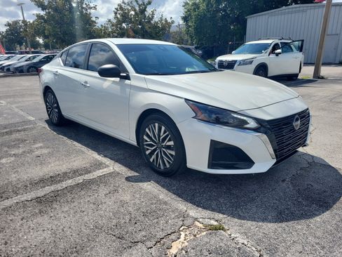 Certified 2024 Nissan Altima 2.5 SV FWD image 4