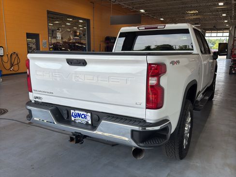Used 2021 Chevrolet Silverado 2500 LT w/ Fleet Comfort Package AWD/4WD image 5
