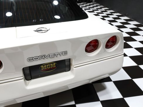 Used 1988 Chevrolet Corvette Coupe image 21