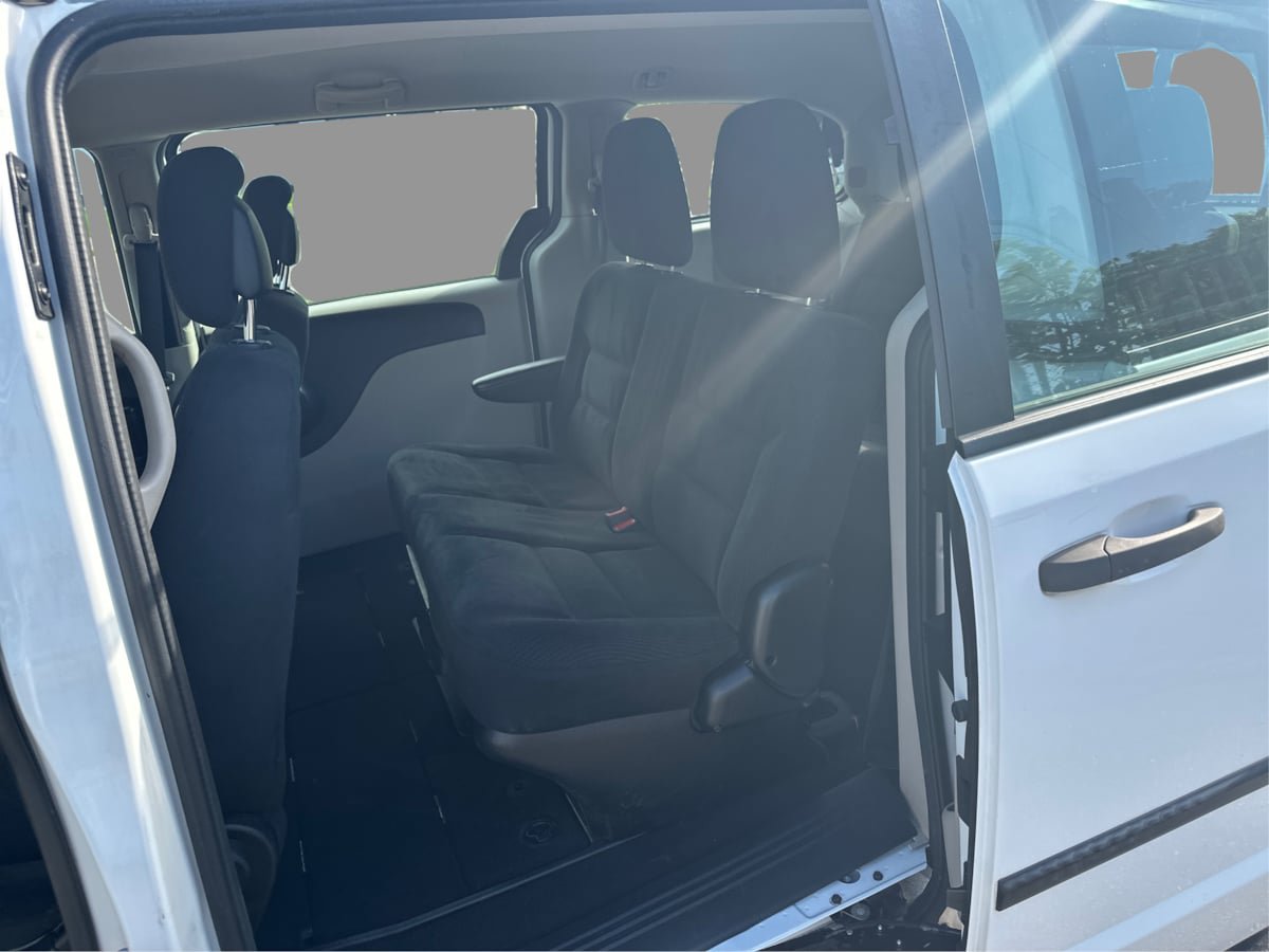 Used 2016 Dodge Grand Caravan American Value Package w/ UConnect Hands-Free Group FWD image 30
