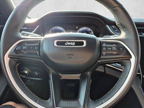 Used 2024 Jeep Grand Cherokee Altitude AWD/4WD image 14