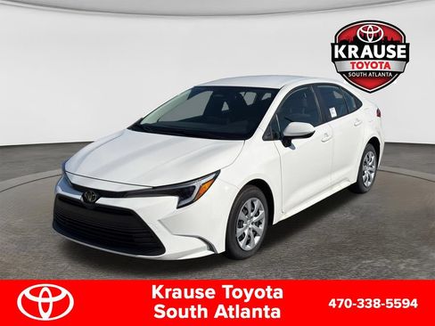 Used 2026 Toyota Corolla LE FWD image 3