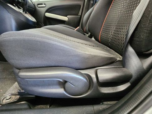 Used 2011 MAZDA MAZDA2 Touring FWD image 10