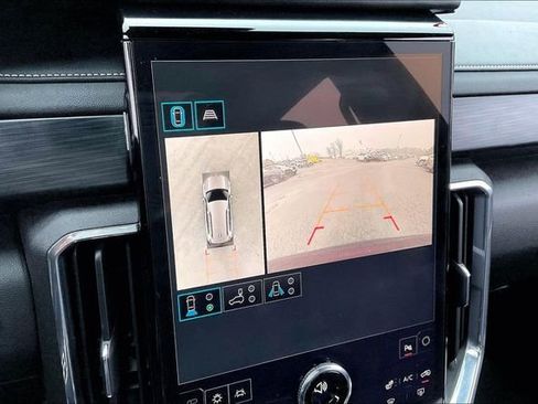 Used 2024 GMC Acadia Elevation w/ Luxury Package image 11