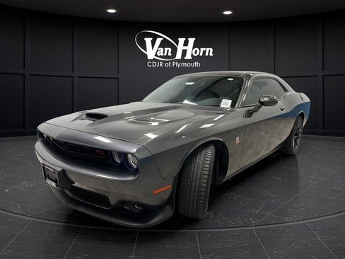 Used 2023 Dodge Challenger R/T Scat Pack RWD image 3