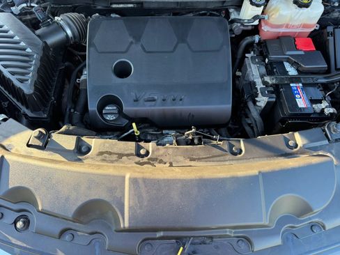 Used 2022 Chevrolet Traverse LS FWD image 24