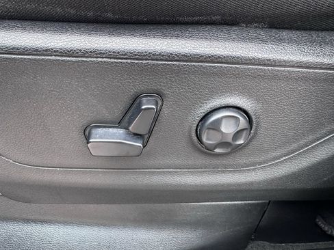 Used 2020 RAM 1500 Big Horn AWD/4WD image 13