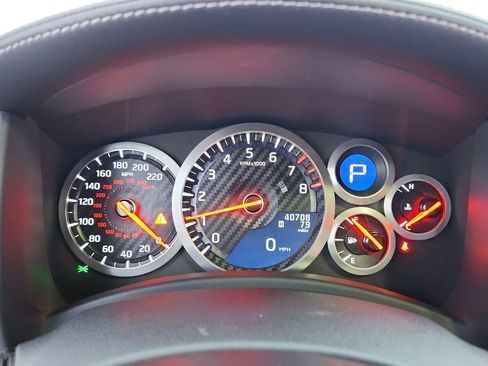 Used 2015 Nissan GT-R Premium image 22