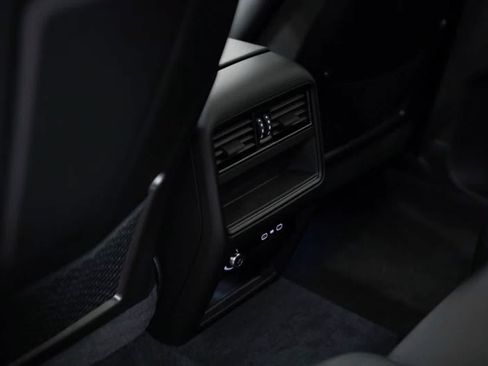 Certified 2026 Porsche Cayenne Coupe AWD/4WD image 34