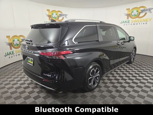 Used 2026 Toyota Sienna Platinum AWD/4WD image 9