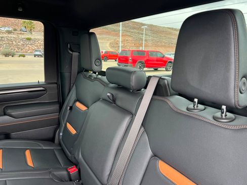 Certified 2025 GMC Sierra 3500 AT4 image 21