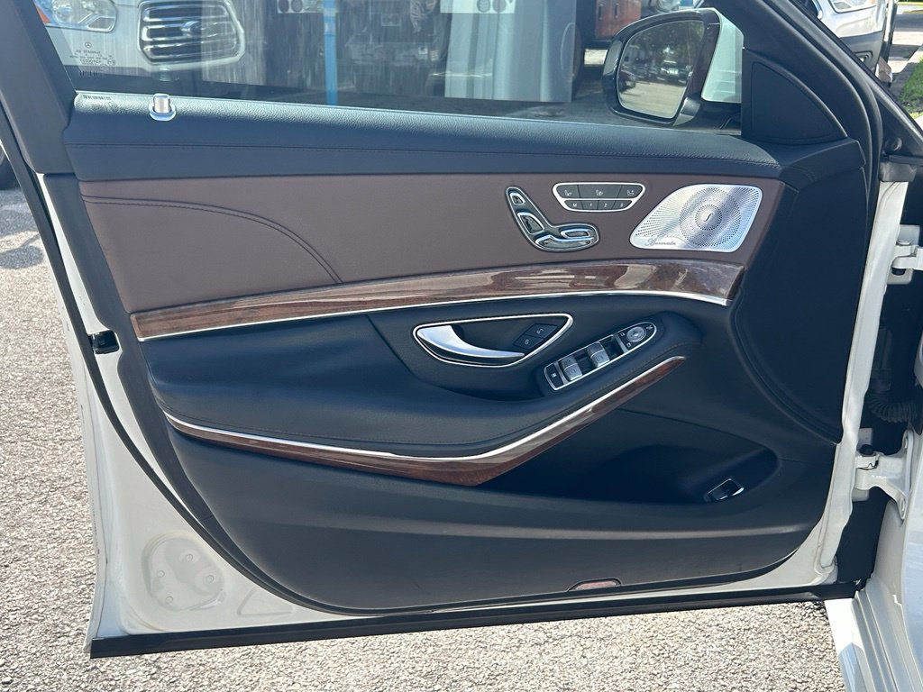 Used 2015 Mercedes-Benz S 550 Sedan image 30