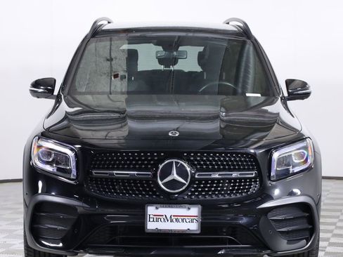 Used 2023 Mercedes-Benz GLB 250 4MATIC image 3