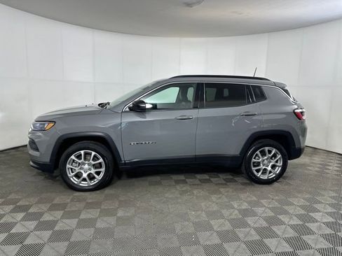Used 2023 Jeep Compass Latitude AWD/4WD image 6